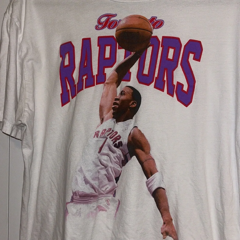 Toronto Raptors Tshirt - Picture 2 of 6